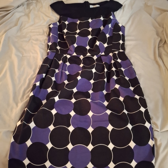 Julian Taylor Elegant Black and Purple Pleated Front Dress - Picture 4 of 8